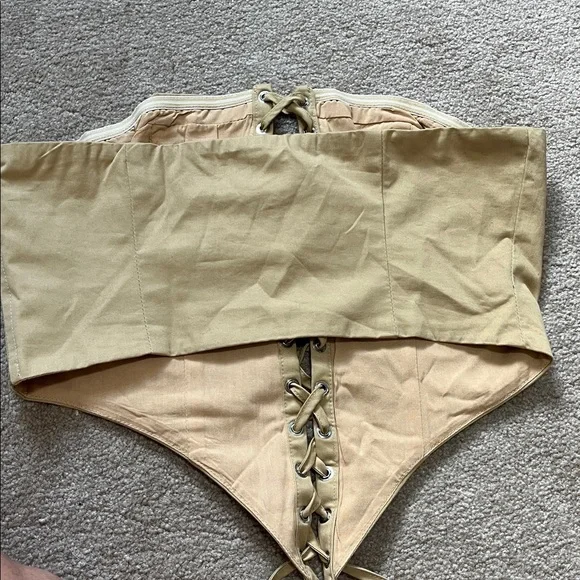 NWT Superdown Ashlyn corset lace up top Size Medium - Picture 9 of 12